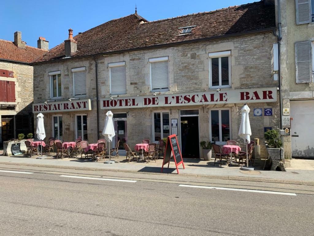 ホテル L'Escale Longeau-Percey エクステリア 写真